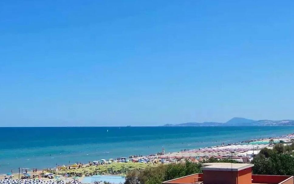 Pantai Gambar