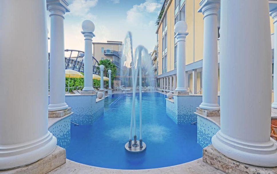 Kolam renang Gambar