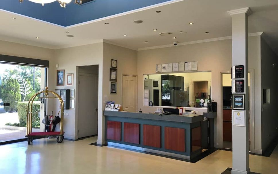 Meja Penyambut Tetamu Gambar