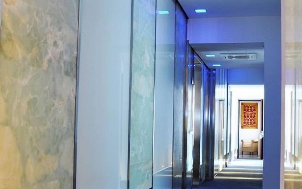 hallway Gambar