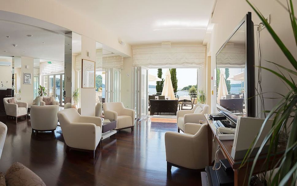 Balai Menunggu Gambar