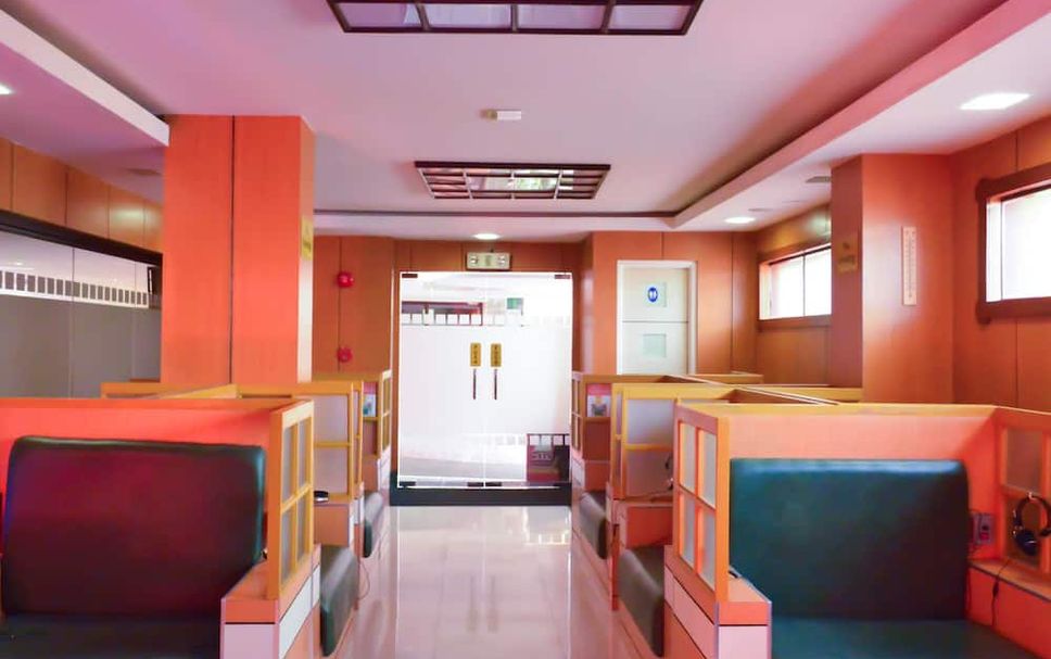 Meja Penyambut Tetamu Gambar