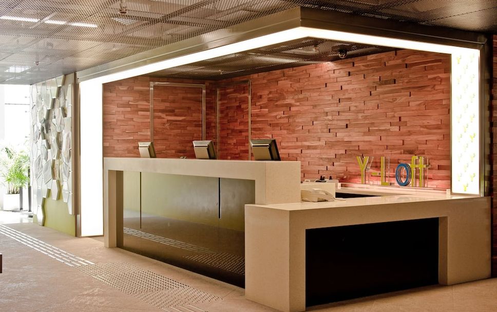 Meja Penyambut Tetamu Gambar