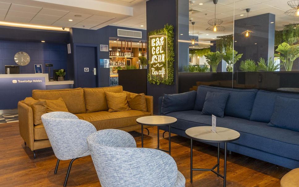 Balai Menunggu Gambar