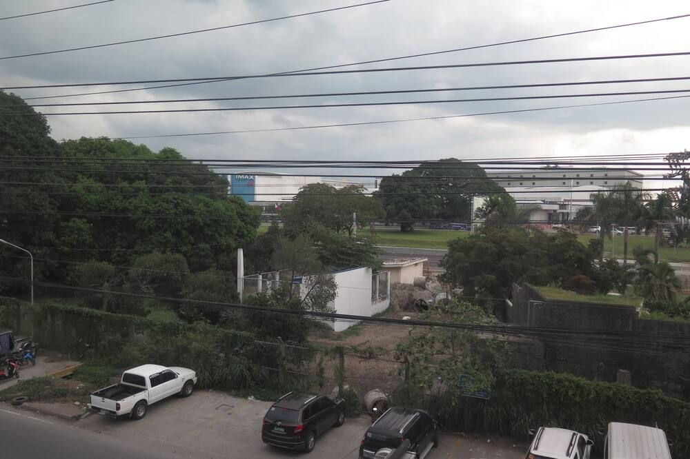 Pemandangan luar