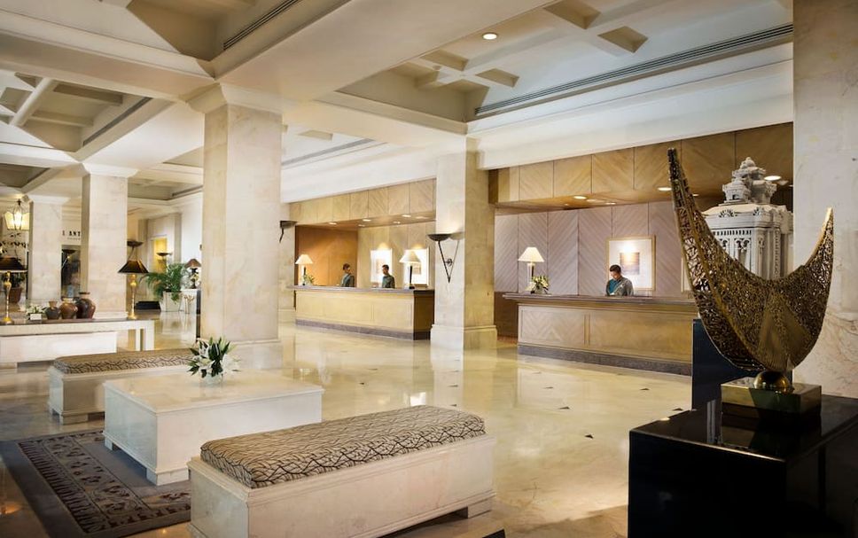 Meja Penyambut Tetamu Gambar