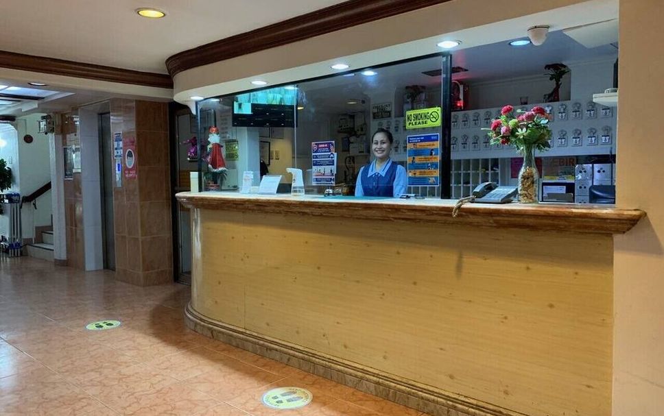 Meja Penyambut Tetamu Gambar