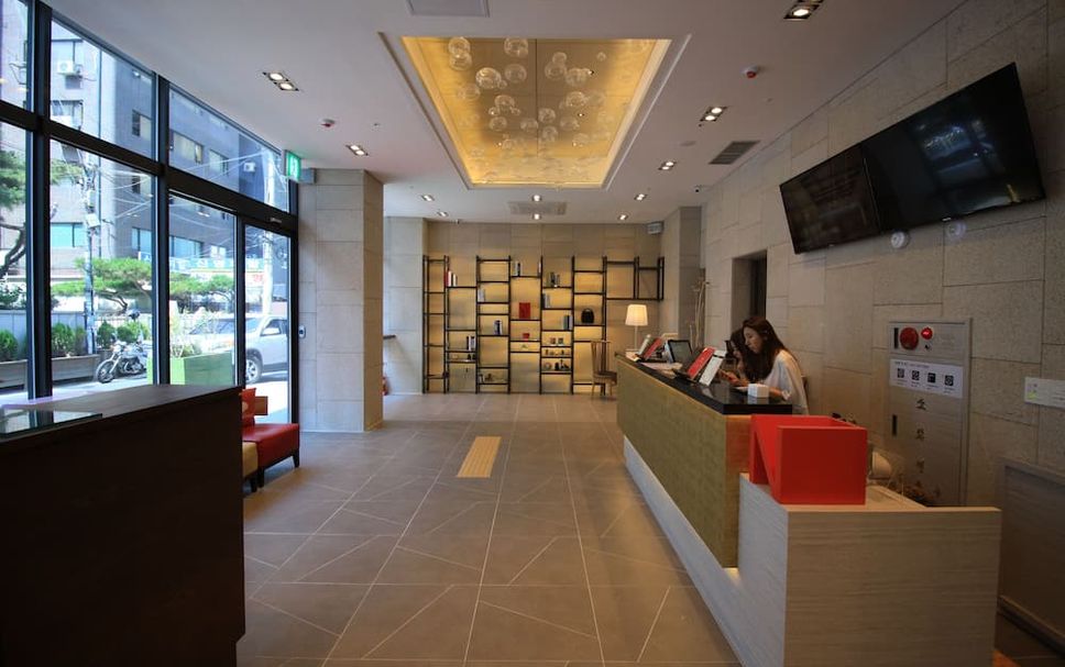 Meja Penyambut Tetamu Gambar