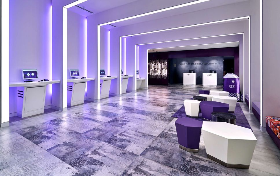 Meja Penyambut Tetamu Gambar