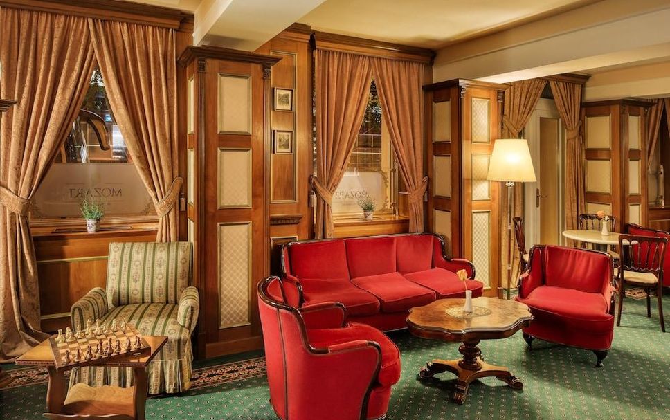 Balai Menunggu Gambar