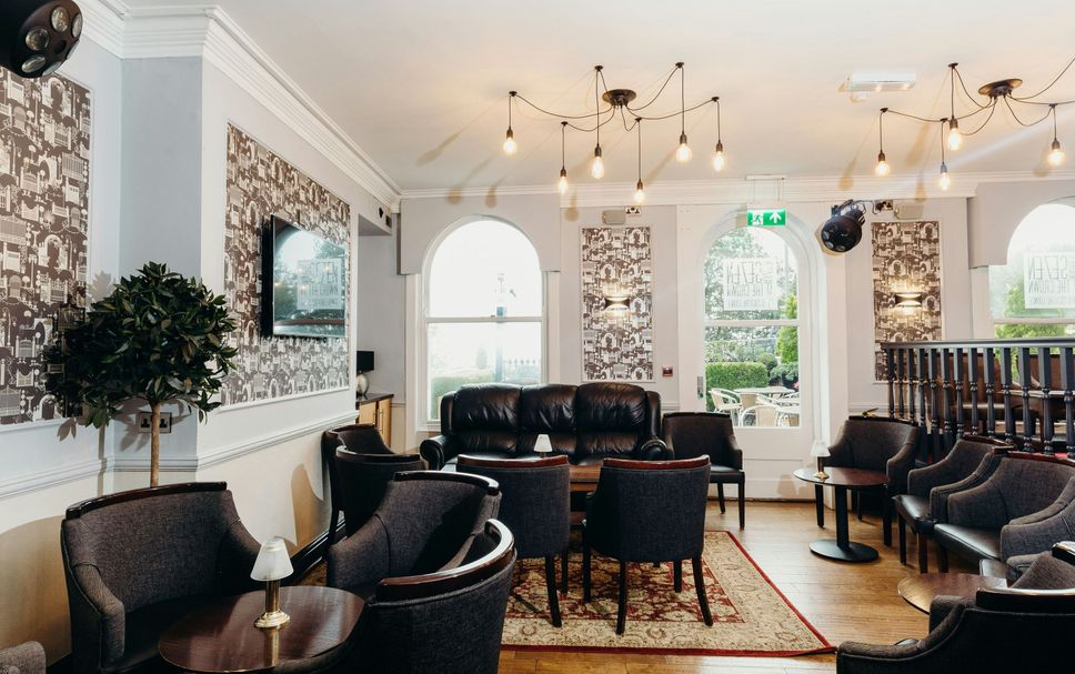 Balai Menunggu Gambar