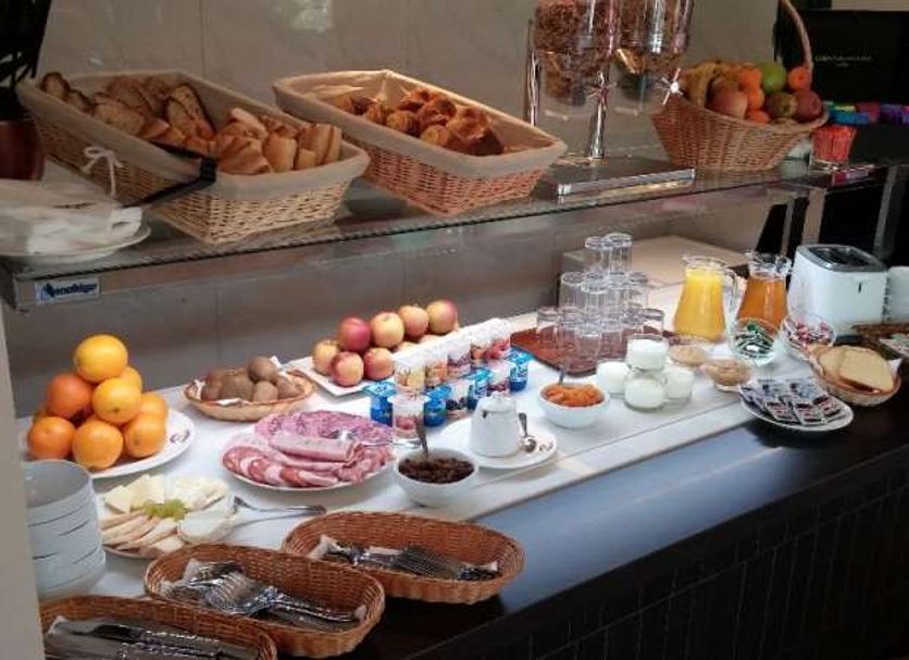 Buffet Gambar