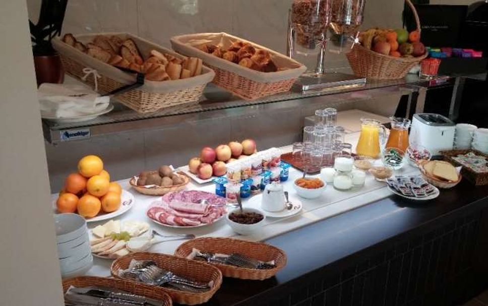 Buffet Gambar