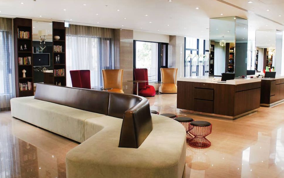 Balai Menunggu Gambar