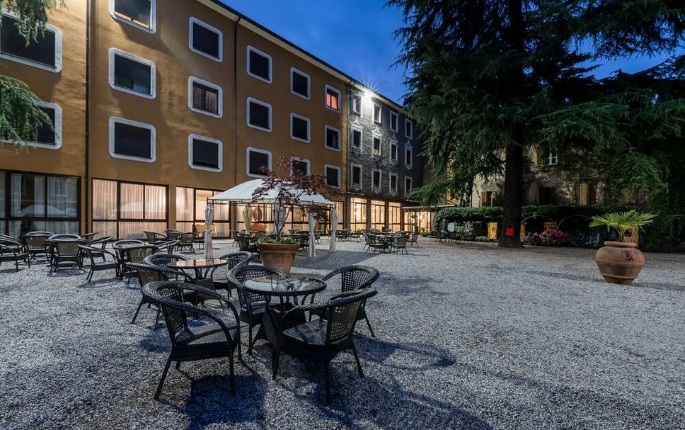 Patio Gambar