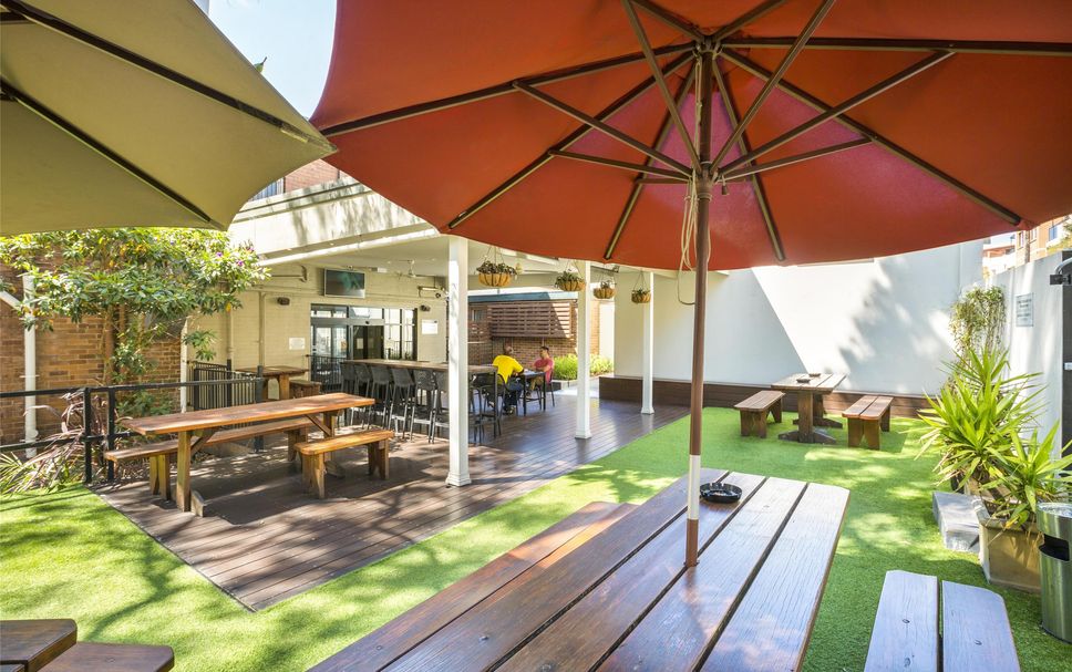 Patio Gambar