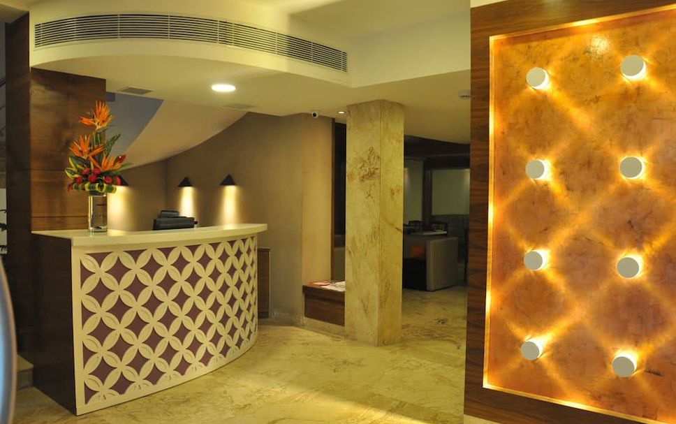 Meja Penyambut Tetamu Gambar