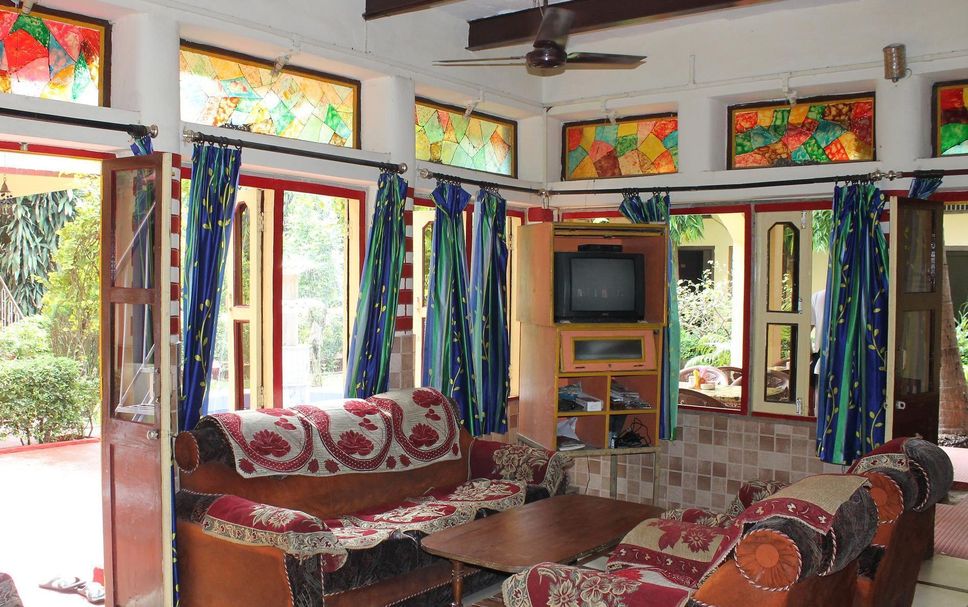 Meja Penyambut Tetamu Gambar