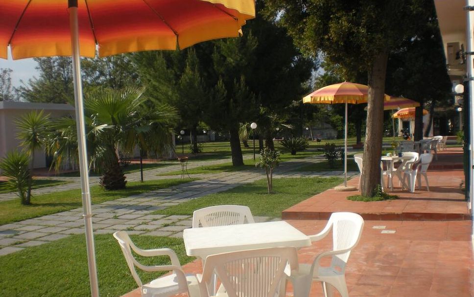 Patio Gambar
