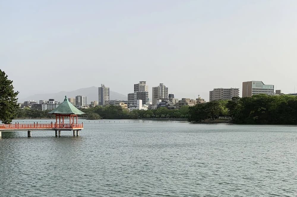 Pemandangan luar