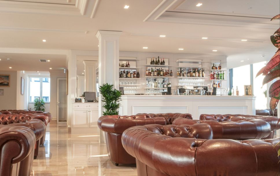 Balai Menunggu Gambar