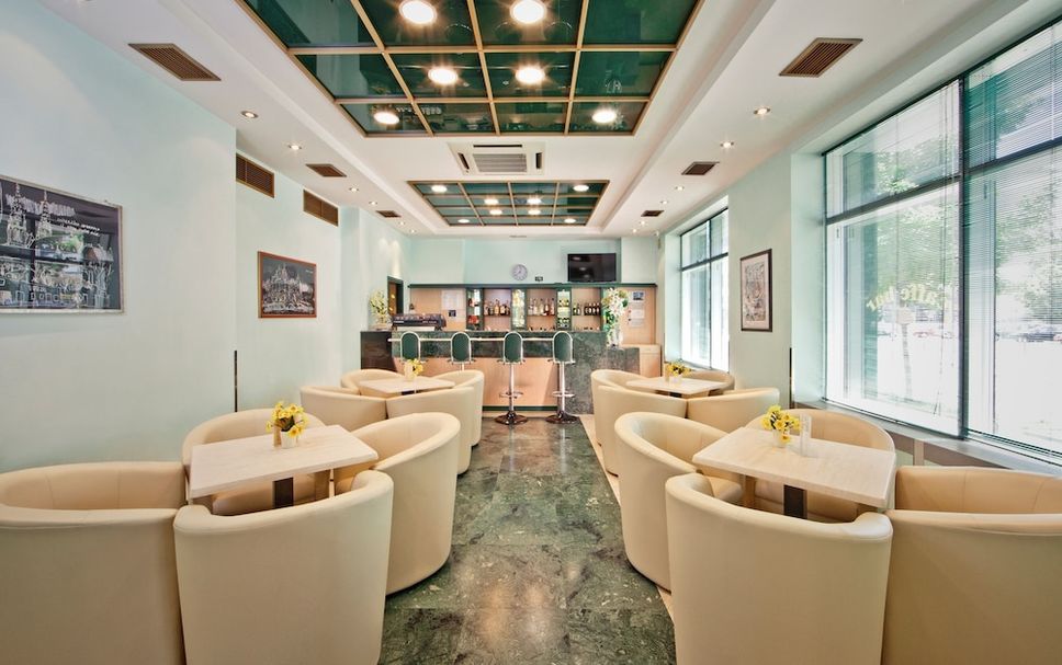 Balai Menunggu Gambar