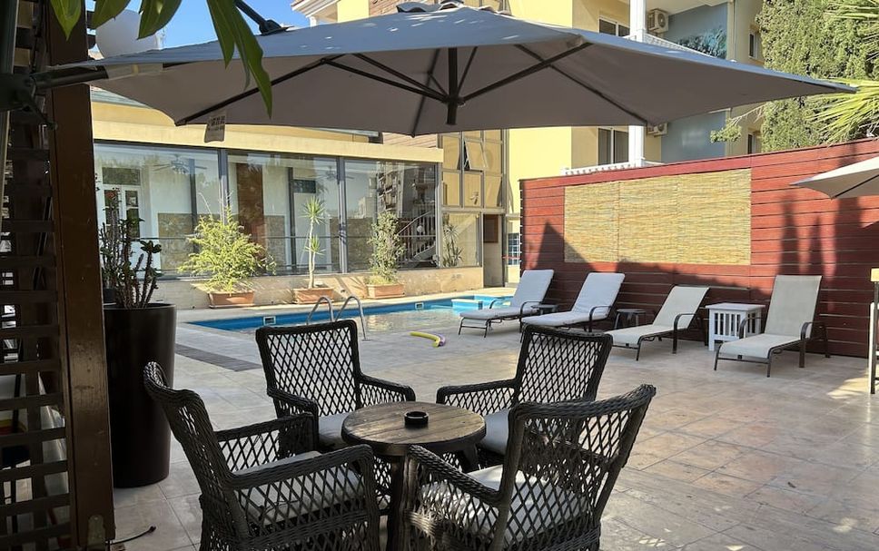 Patio Gambar
