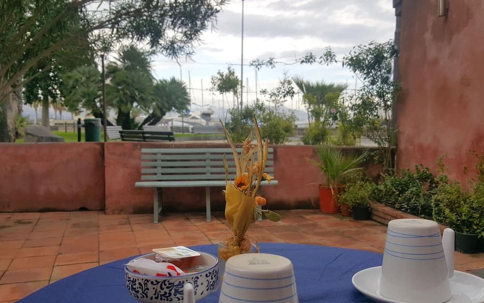 Patio Gambar