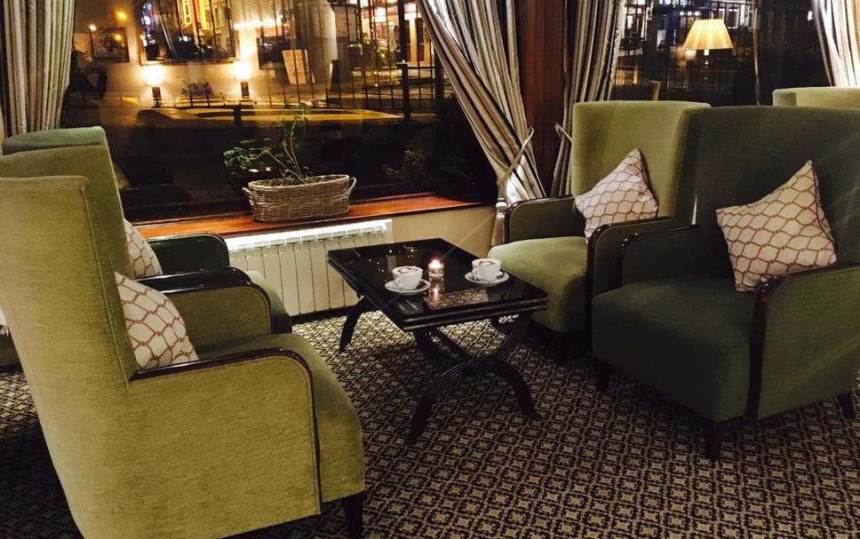 Balai Menunggu Gambar