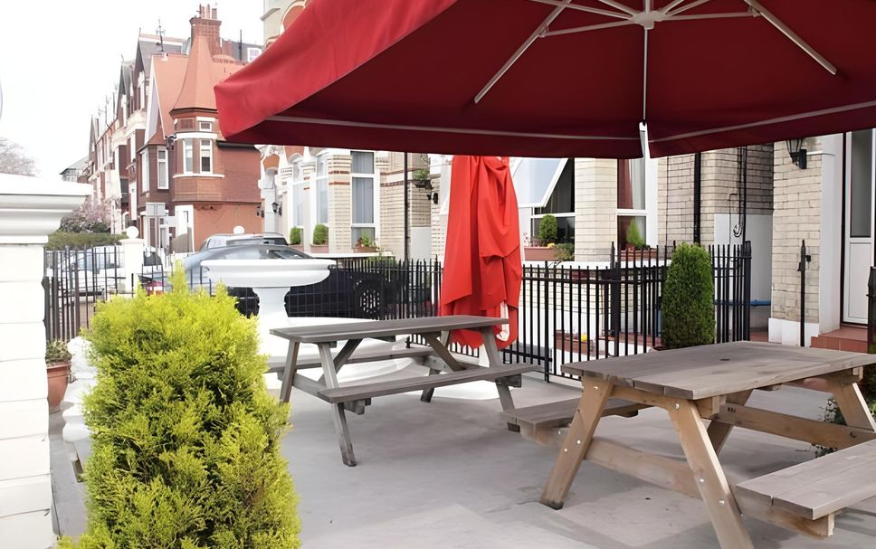 Patio Gambar