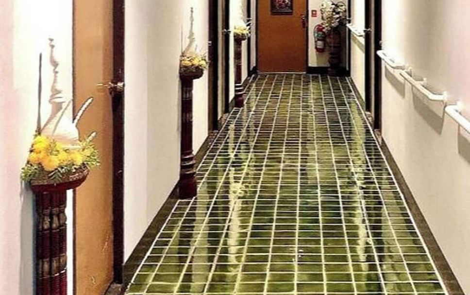 hallway Gambar