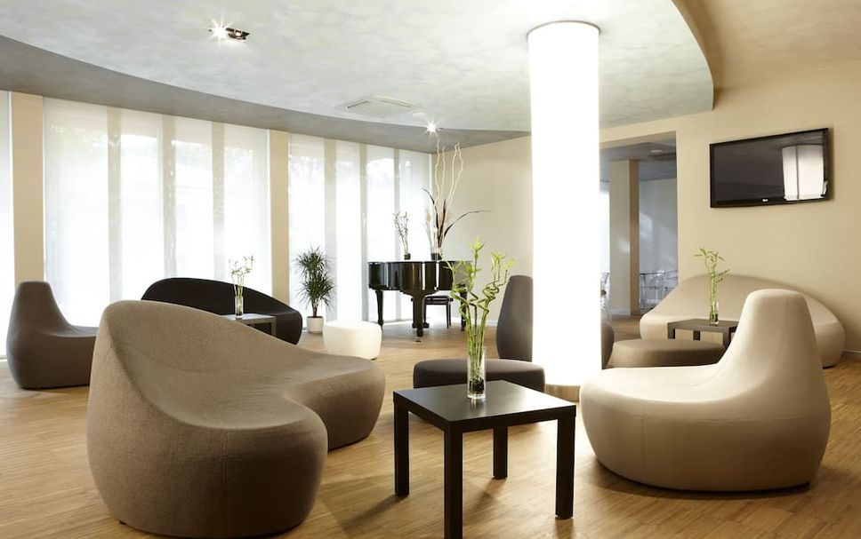 Balai Menunggu Gambar