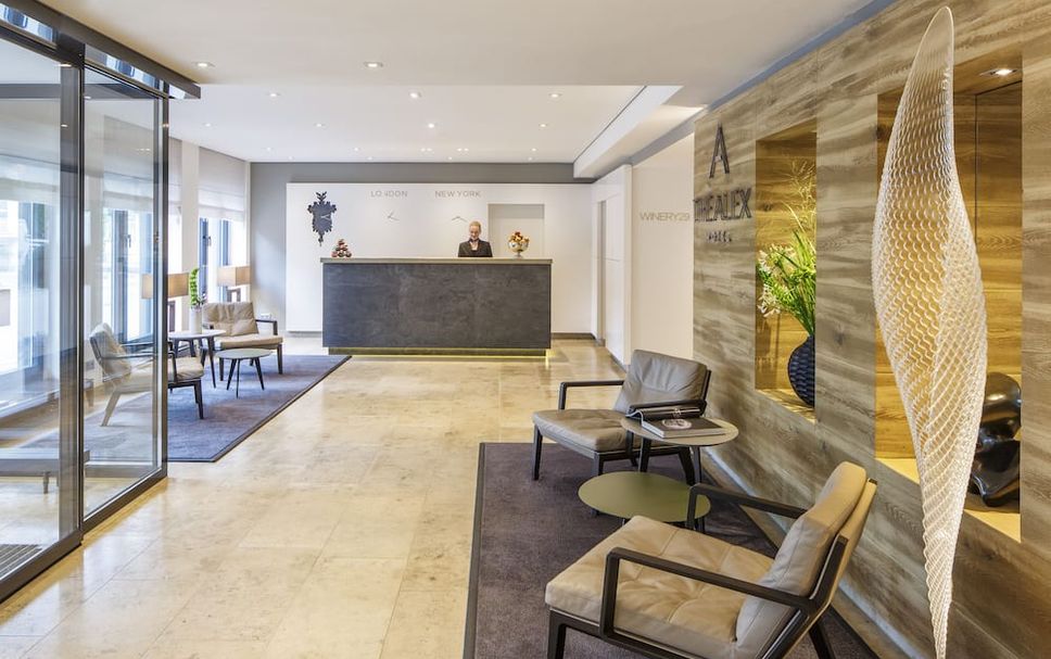 Meja Penyambut Tetamu Gambar