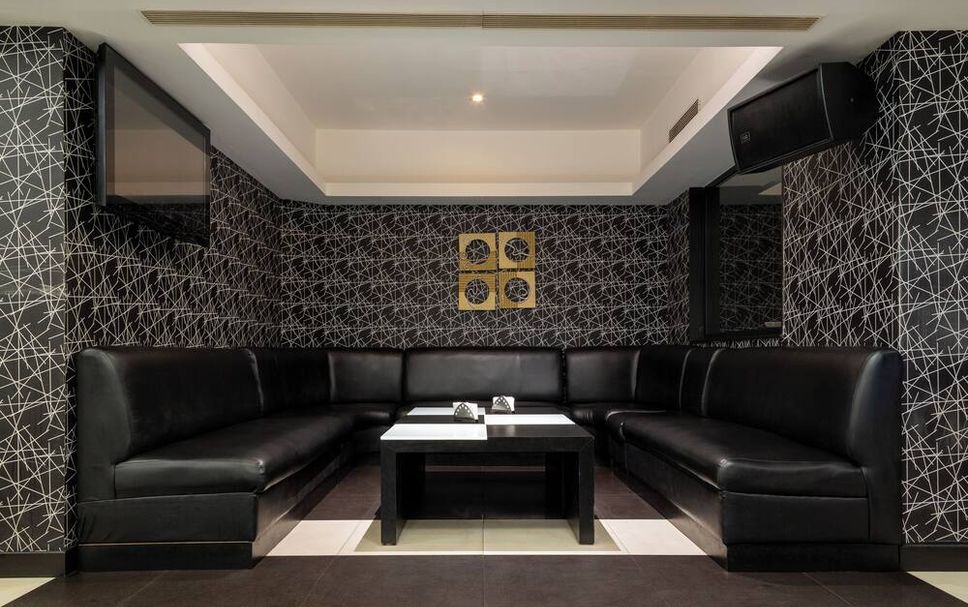 Balai Menunggu Gambar