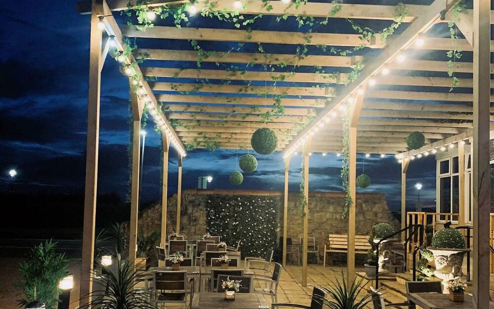 Patio Gambar