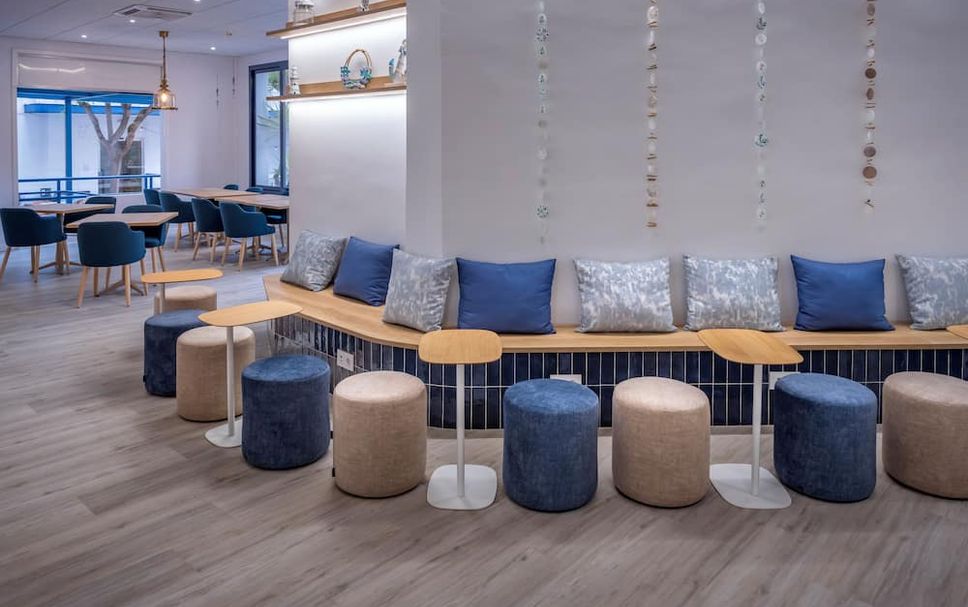 Balai Menunggu Gambar