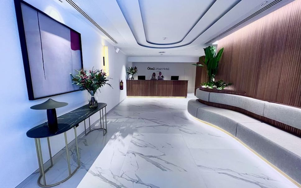 Meja Penyambut Tetamu Gambar