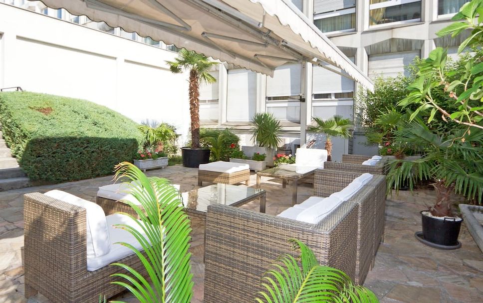 Patio Gambar