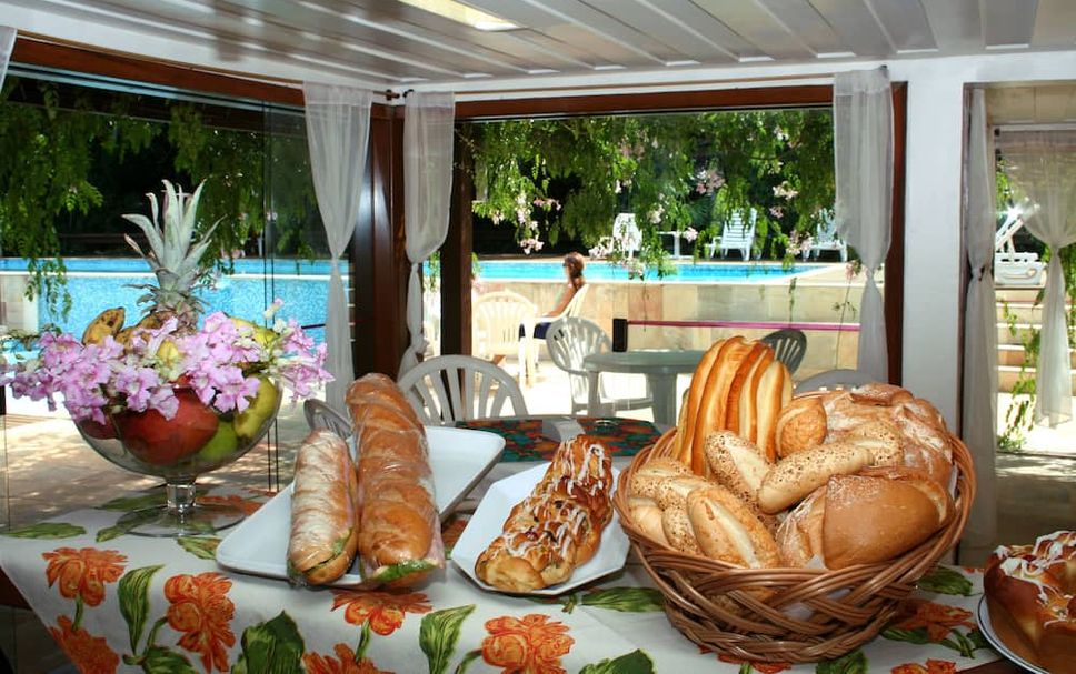 Buffet Gambar