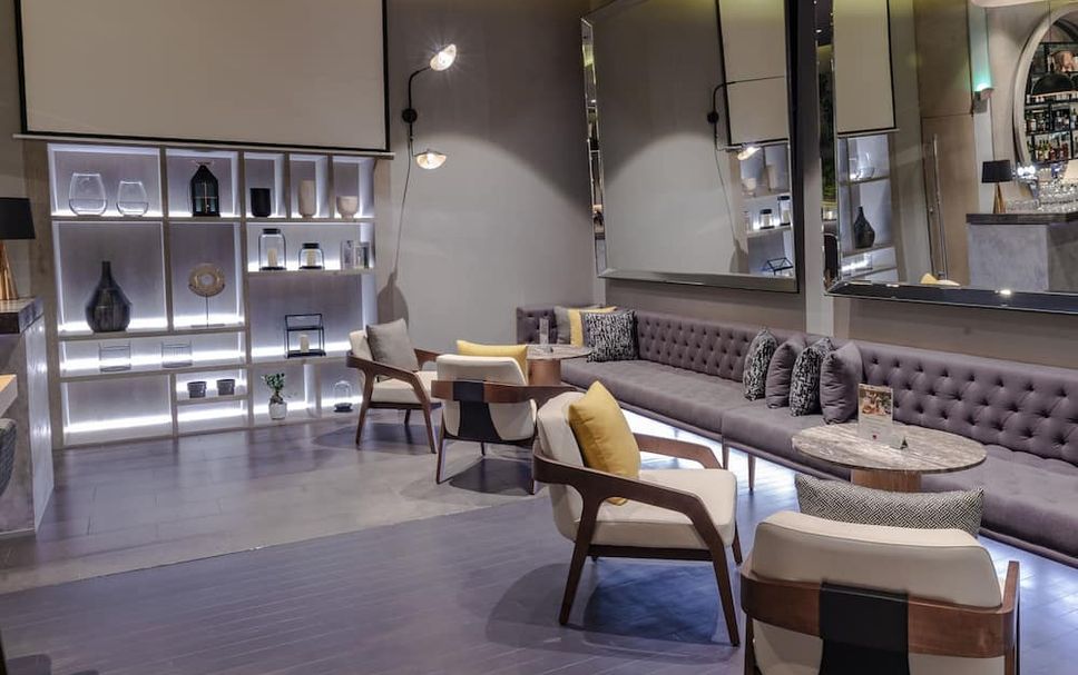 Balai Menunggu Gambar