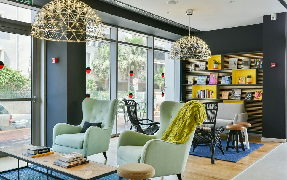 Balai Menunggu Gambar