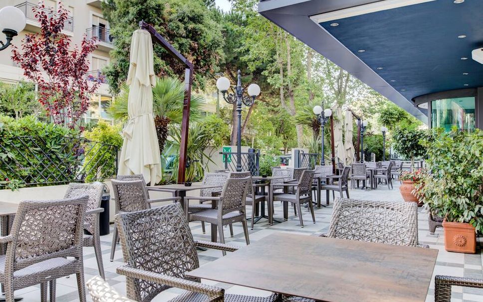 Patio Gambar