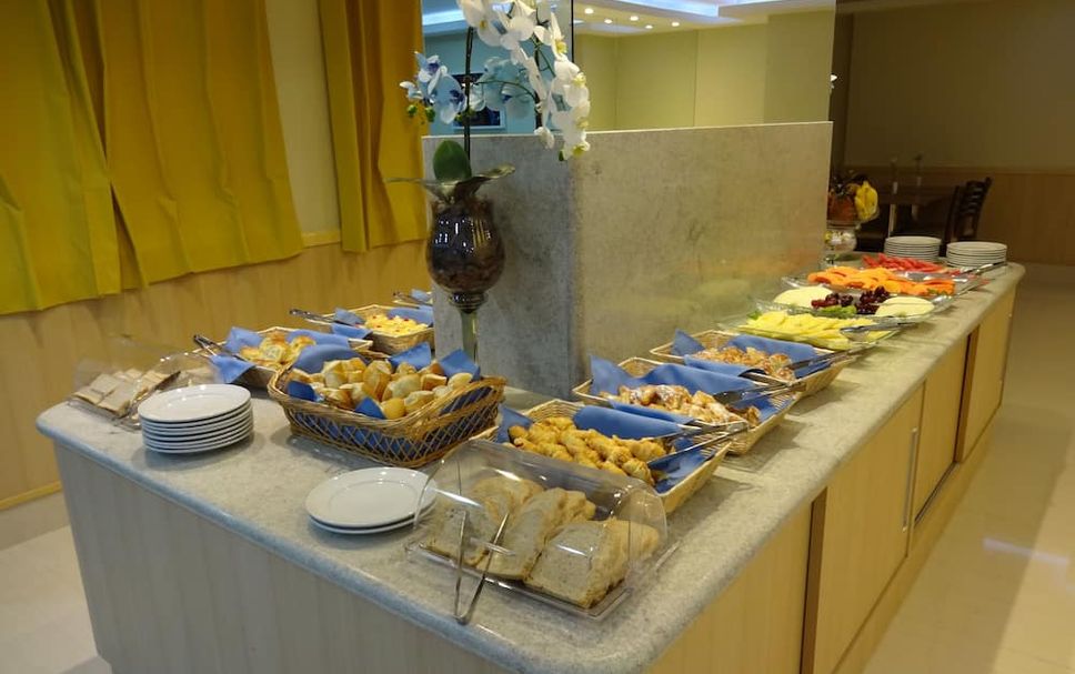 Buffet Gambar