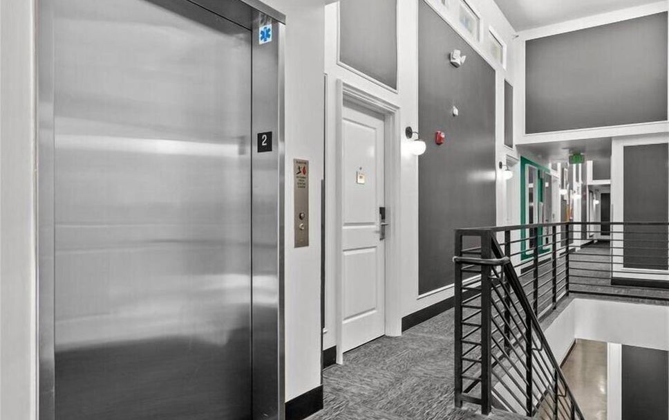 hallway Gambar