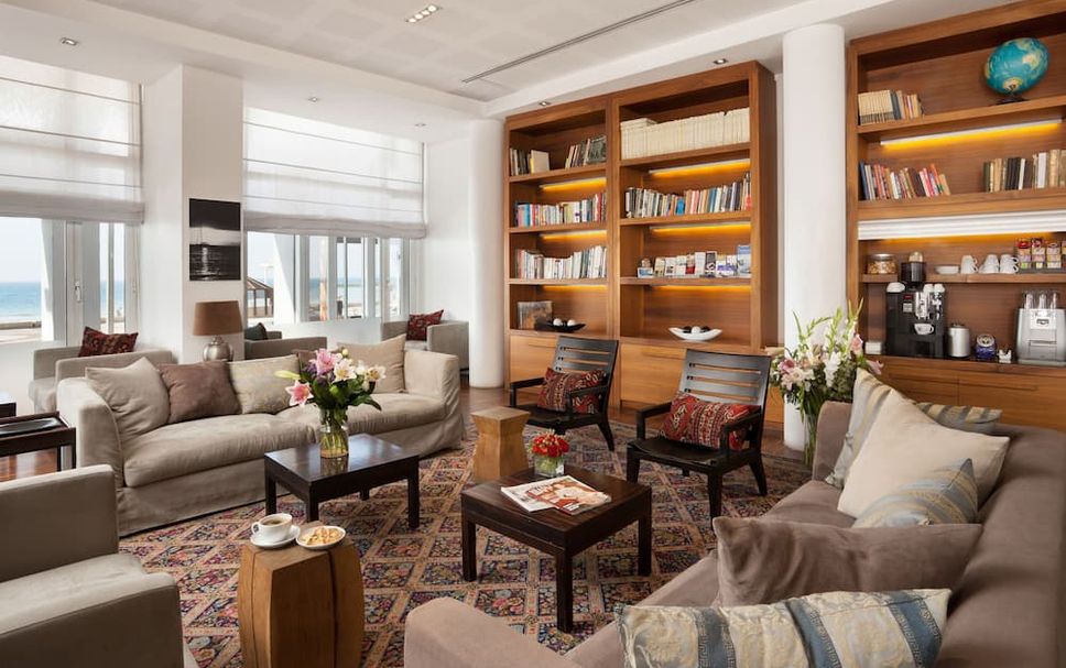 Balai Menunggu Gambar