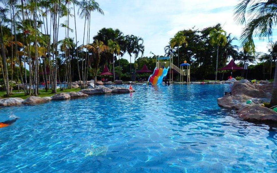 Kolam renang Gambar