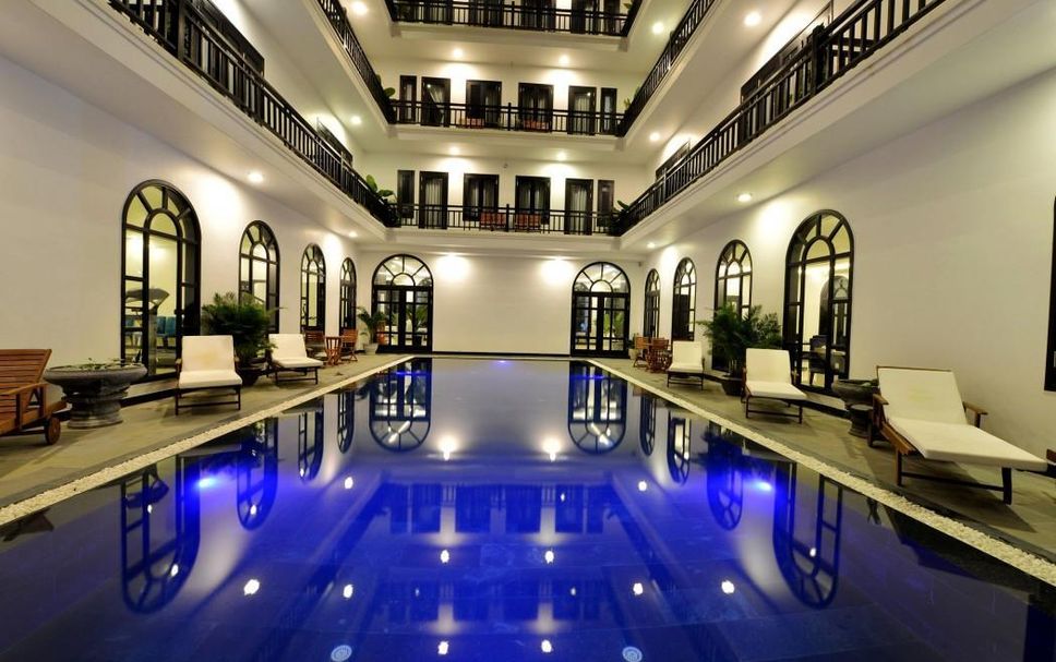 Kolam renang Gambar
