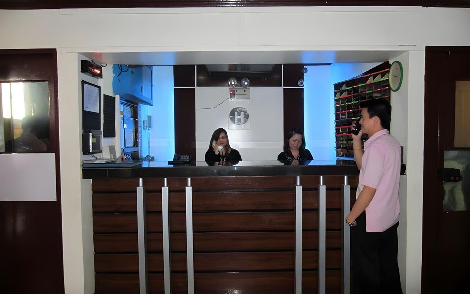 Meja Penyambut Tetamu Gambar