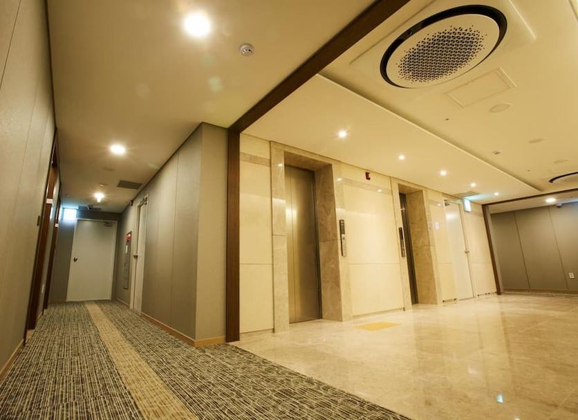 hallway Gambar