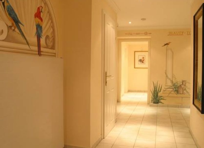 hallway Gambar